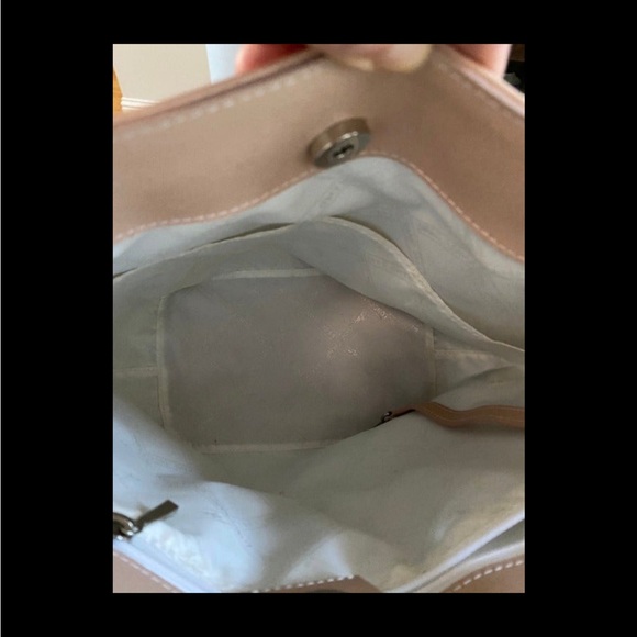 Authentic Longchamp leather shoulder bag/tote in a light blush/tan color. - Picture 3 of 12